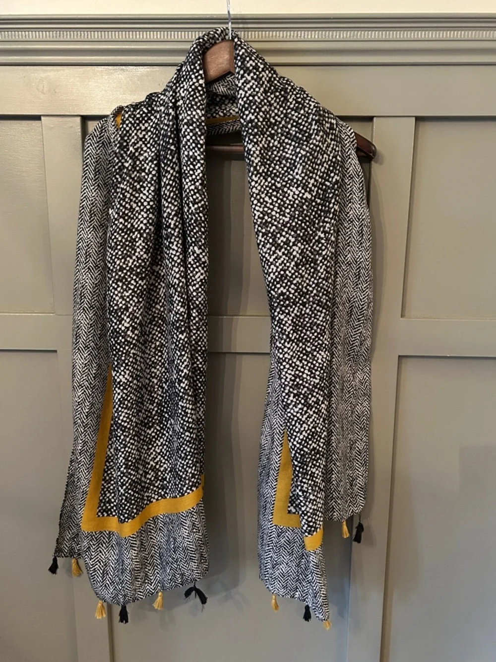 Scarf Gray Yellow Printed With Tassels 71